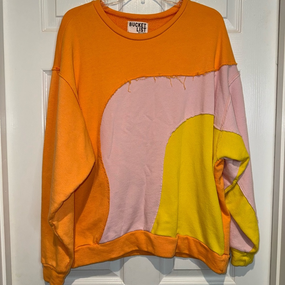 BUCKETLIST Vibrant Sweatshirt. Size L